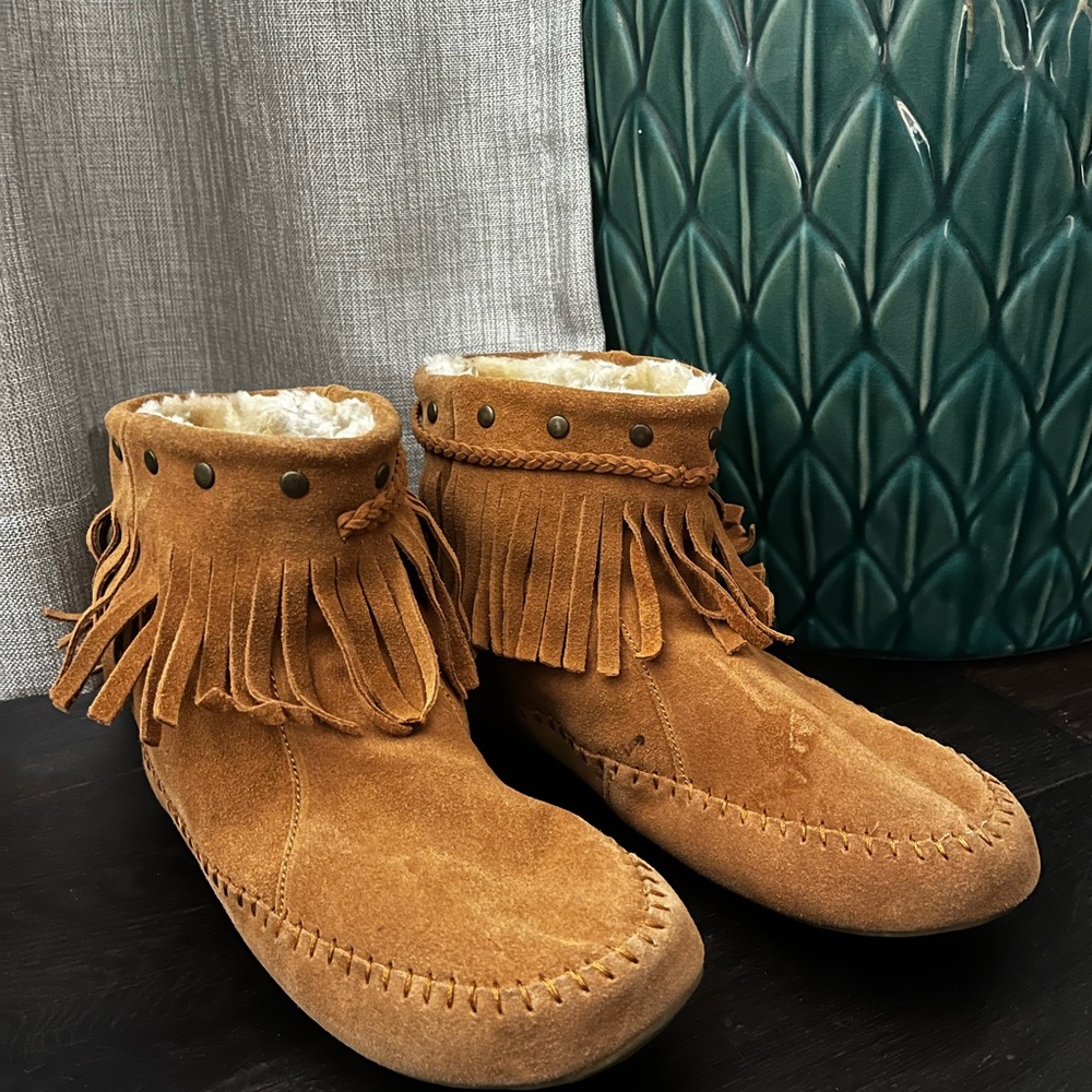 BNWT! Lucky Brand Tan Suede Fringe Moccasins